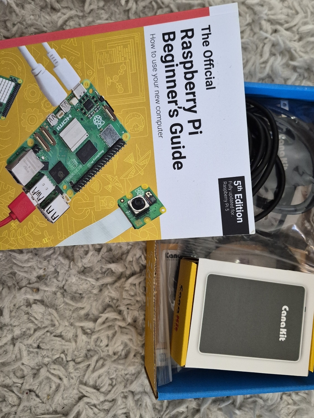 The Official Raspberry Pi Beginner's Guide And Kit - Picture 2 of 6